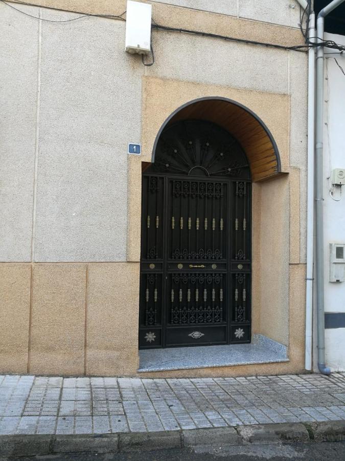 Alojamiento Romina Apartment Villanueva Del Arzobispo Exterior photo